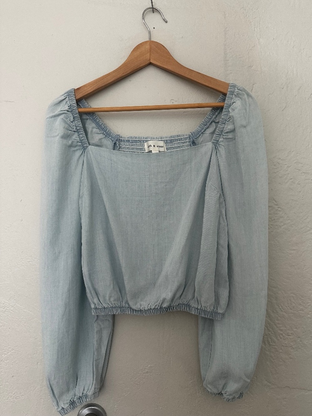 cloth & stone light denim long sleeve top cop synched
